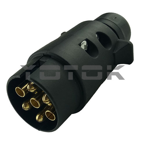 YT02B:7P/12V PLUG ISO1724
