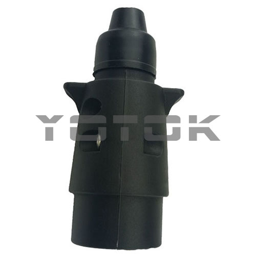 YT02A-N:7P/12V PLUG ISO1724