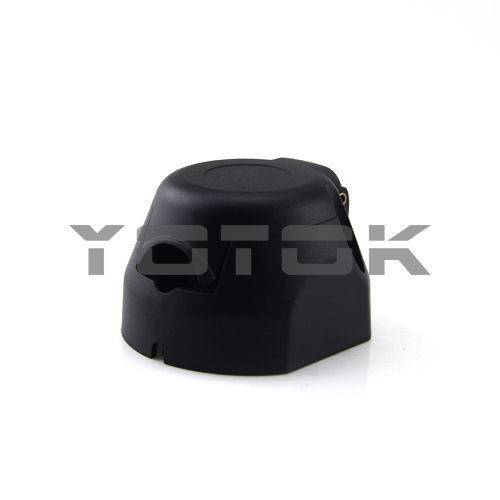 YT02D:7P/12V SOCKET ISO1724 